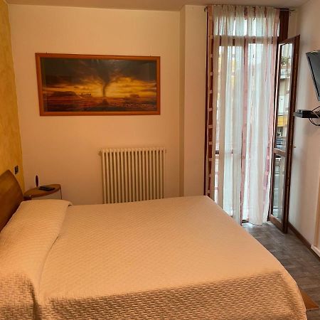 Intero Appartamento Parma - Con Sky Wi-Fi E Tv - Zona Fiera Roncopascolo Extérieur photo