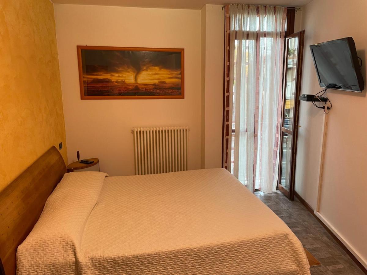 Intero Appartamento Parma - Con Sky Wi-Fi E Tv - Zona Fiera Roncopascolo Extérieur photo